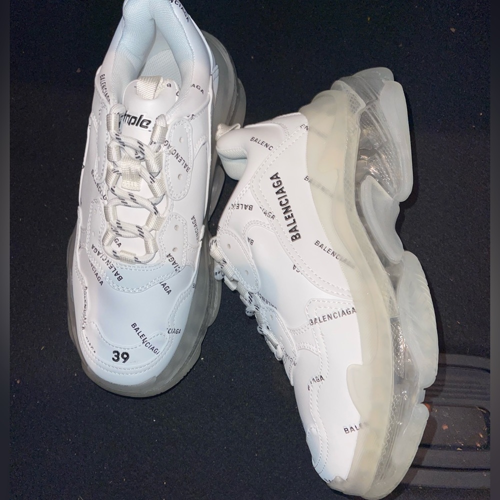 Used White Balenciaga triple s sneaker size 39– size 9 women’s